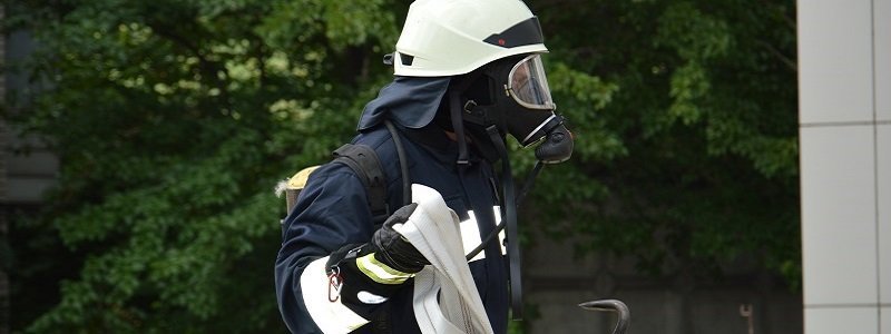 Пожарная техника, спасатели и эвакуация сотрудников: что происходило на Запорожском шоссе