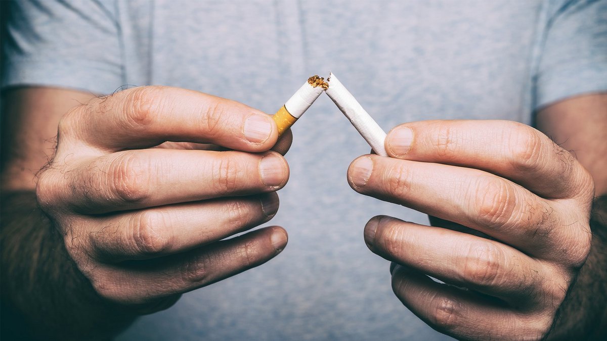 В Украине с 11 июля будет запрещено любое курение в общественных местах: какие грозят штрафы