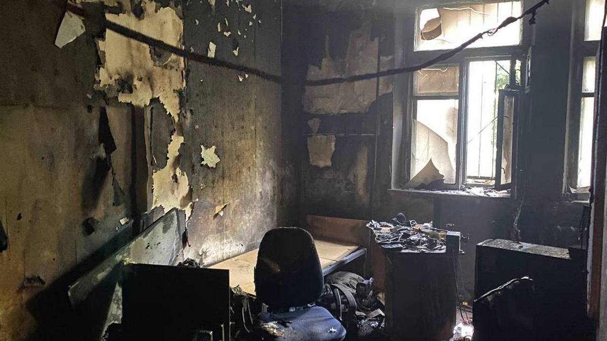 В Днепре на Лазаряна горела комната в общежитии: пострадал мужчина