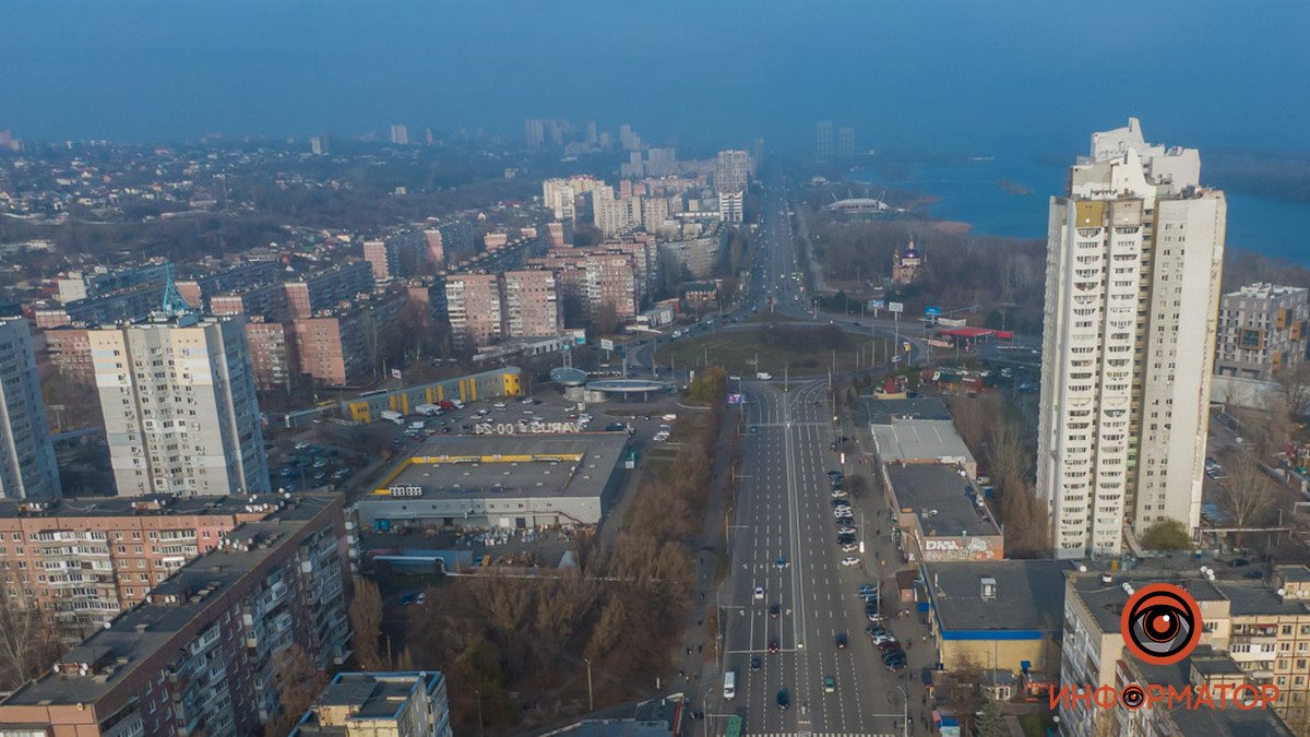 В Днепре запретили движение грузовиков по Набережной Победы и улице Космической
