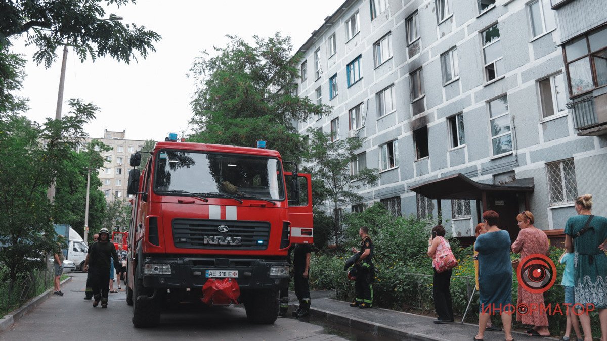 В Днепре на Софии Ковалевской сгорела квартира на втором этаже пятиэтажки