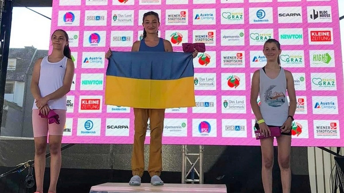 Дніпровська спортсменка перемогла на міжнародних юнацьких змаганнях зі скелелазіння