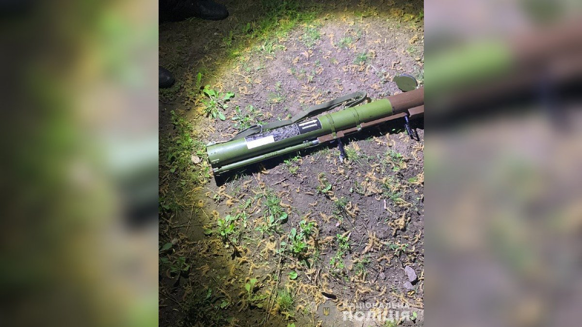 У Дніпропетровській області чоловік вистрелив з гранатомета по будівлі поліції: що йому загрожує