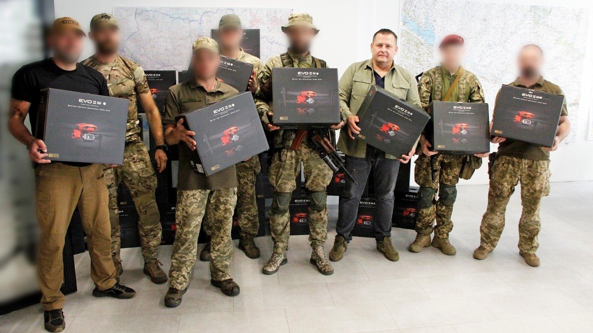 Еще 46 разведывательных дронов передал Днепр украинским бойцам