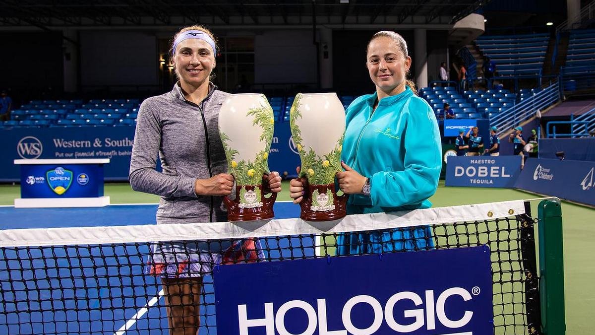 Спортсменка из Днепра Людмила Киченок победила в турнире по парному теннису, проходившему в США