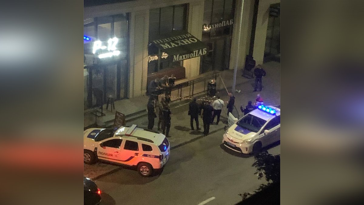 Cутичка у центрі Дніпра: поліцейські вилучили в чоловіка гранату