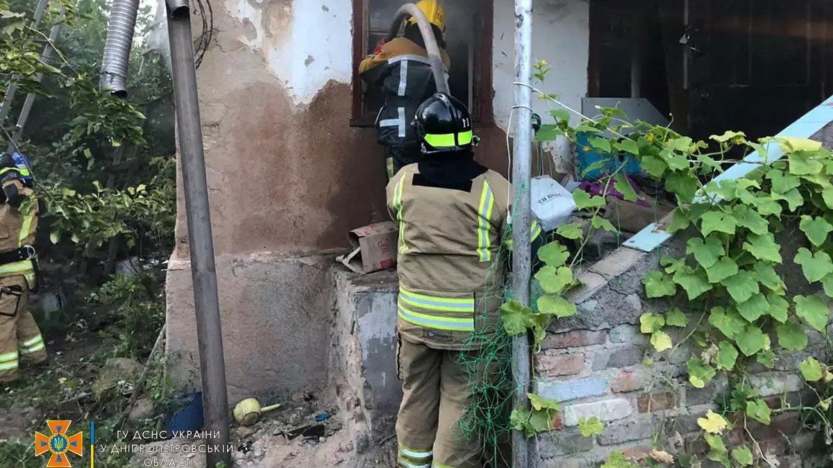 В Кривом Роге горел дом: погибла женщина