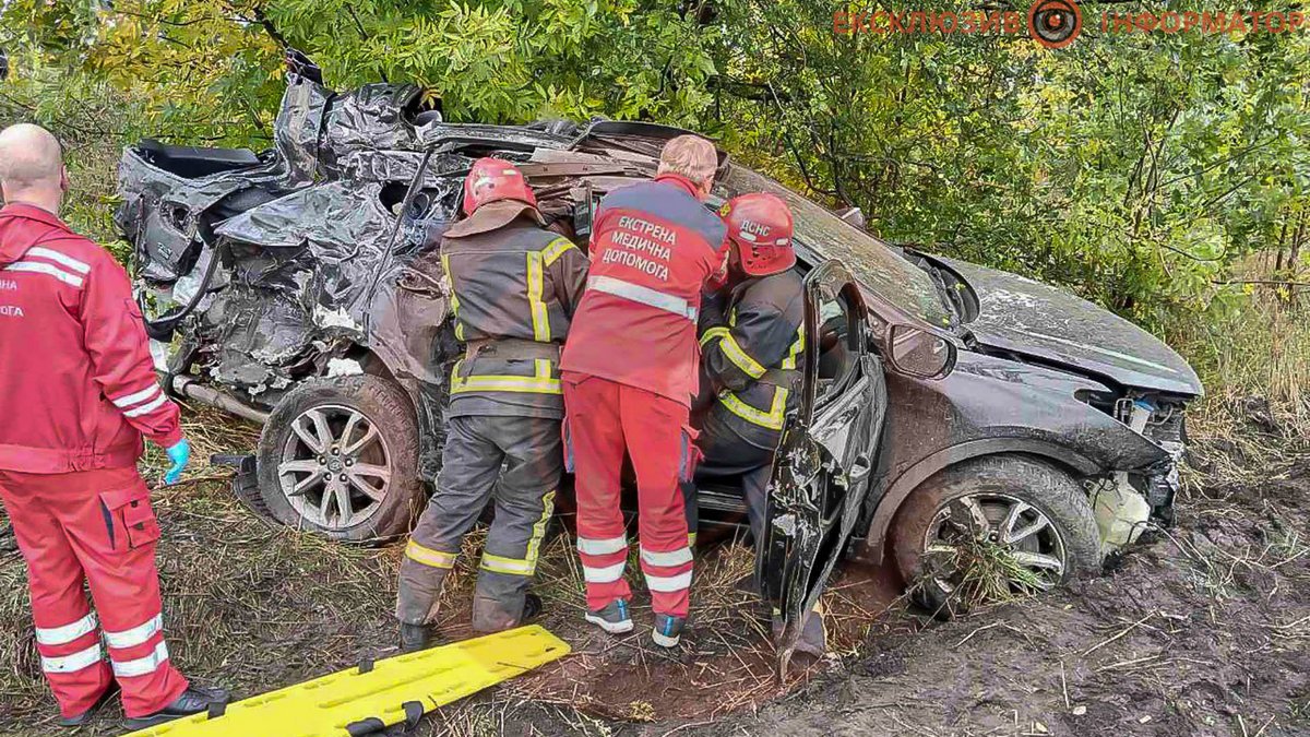 На трассе Днепр-Запорожье Hyundai врезался в грузовик: есть пострадавшие