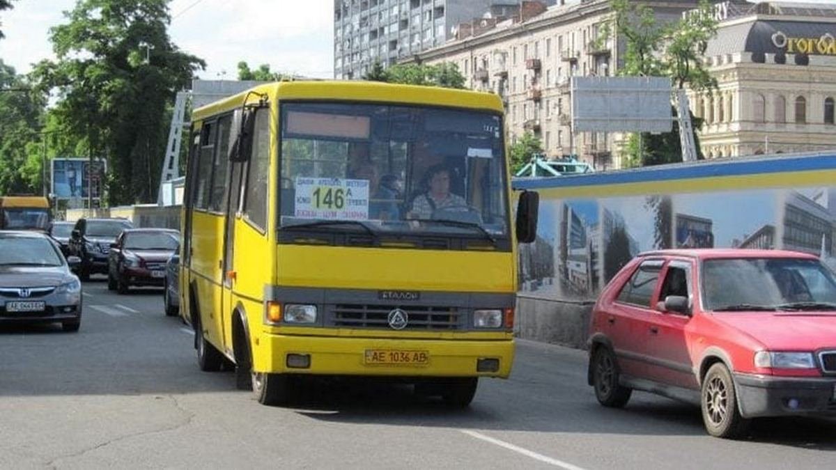 В Днепре после вражеского ракетного удара возобновили движение автобуса №146А: как будет курсировать