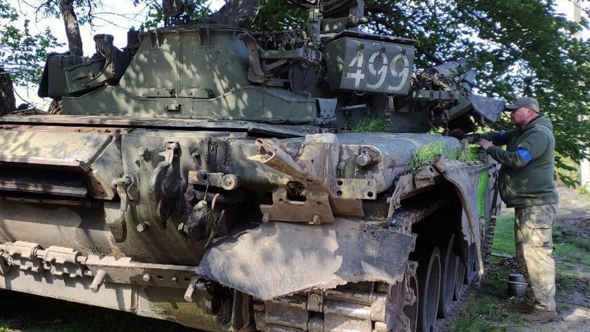 Вивчають слабкі місця та швидко відновлюють: як 17-та окрема танкова Криворізька бригада ремонтує трофеї