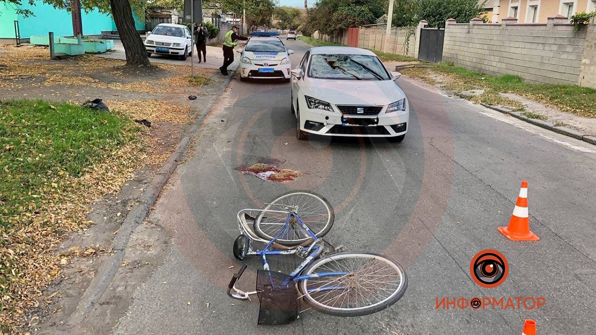 У Дніпрі на Великій Діївській SEAT збив 85-річного велосипедиста