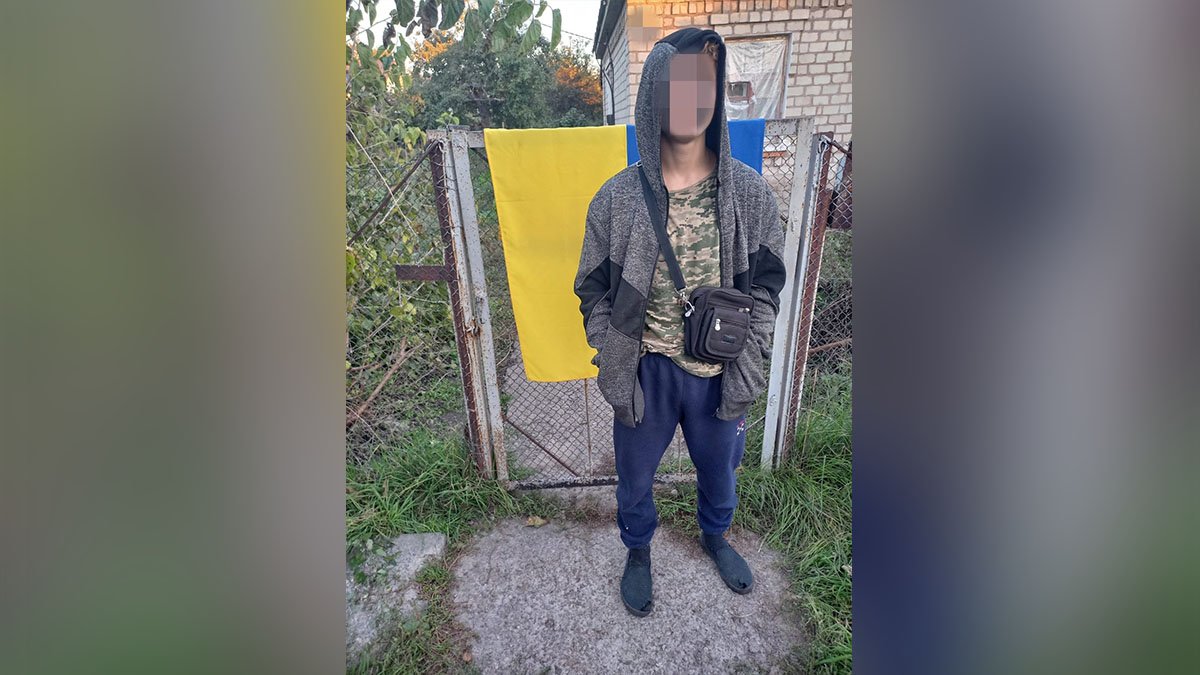До 8 років в'язниці: у Марганці 20-річний хлопець вкрав український прапор