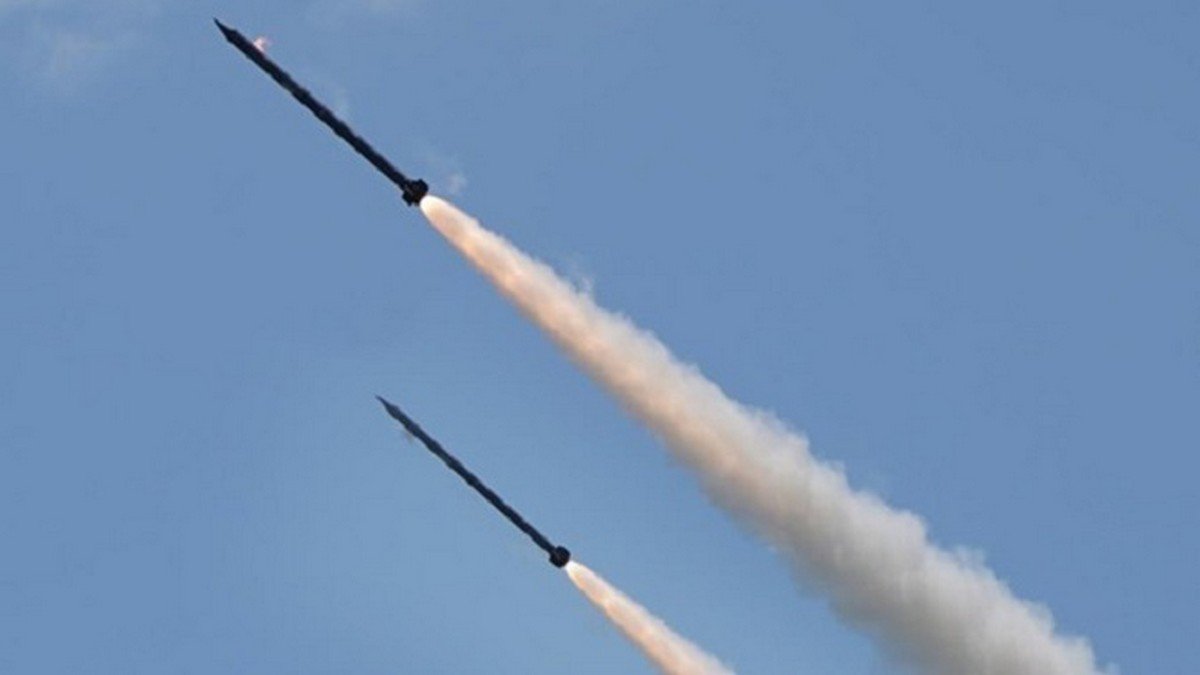 Три ракети збили, одна влучила у об'єкт енергетичної інфраструктури: ворог декілька разів атакував Дніпропетровську область