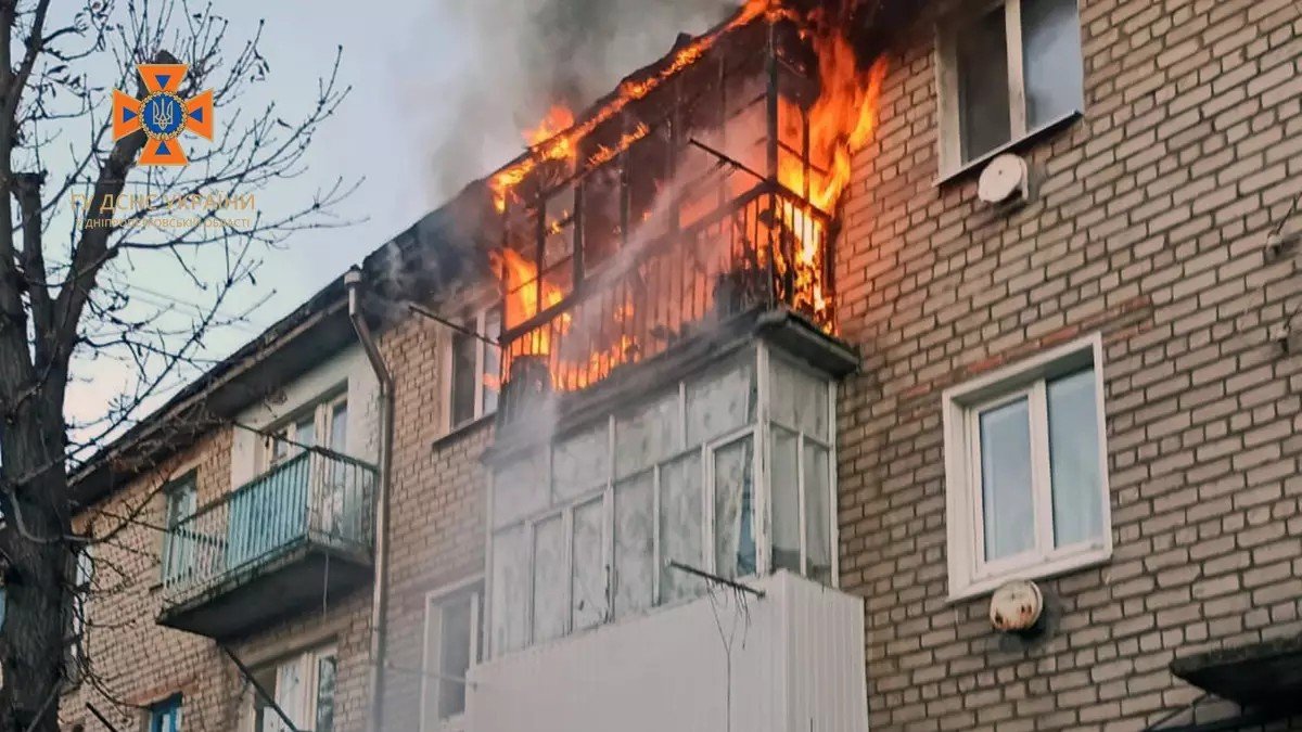 Винесли з палаючої квартири: у Покрові вогнеборці врятували 6-річного хлопчика