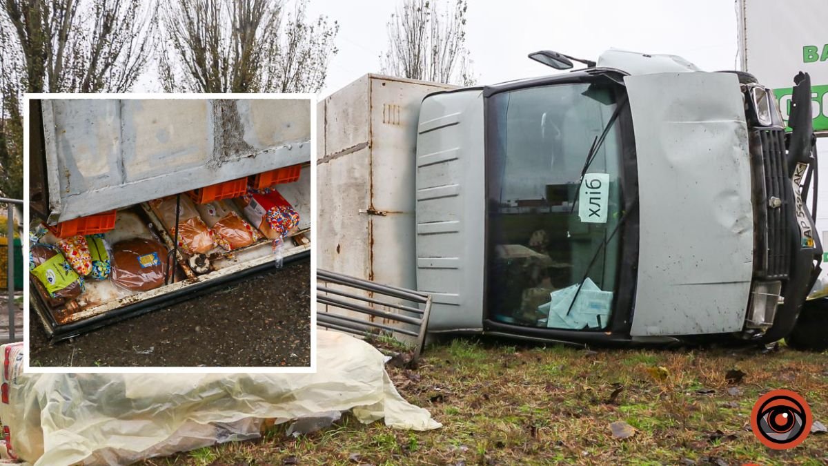 В Днепре на Донецком шоссе перевернулась "ГАЗель" с хлебом