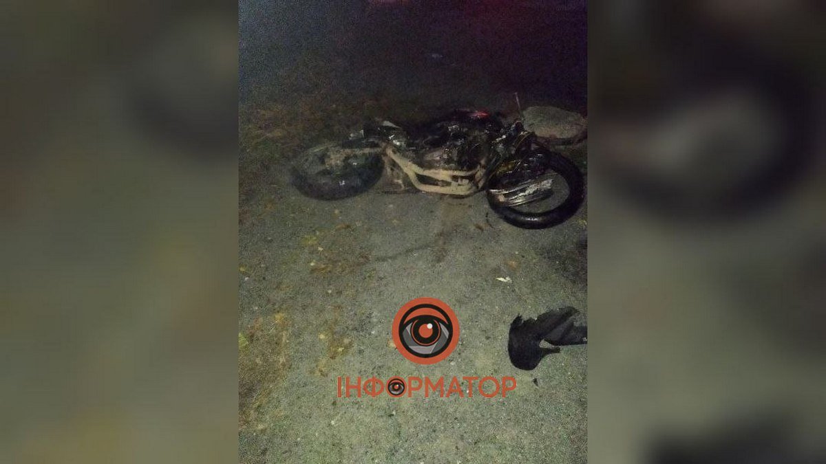 В Днепропетровской области мотоциклист врезался в Шевроле: 24-летний водитель и 13-летняя девочка погибли