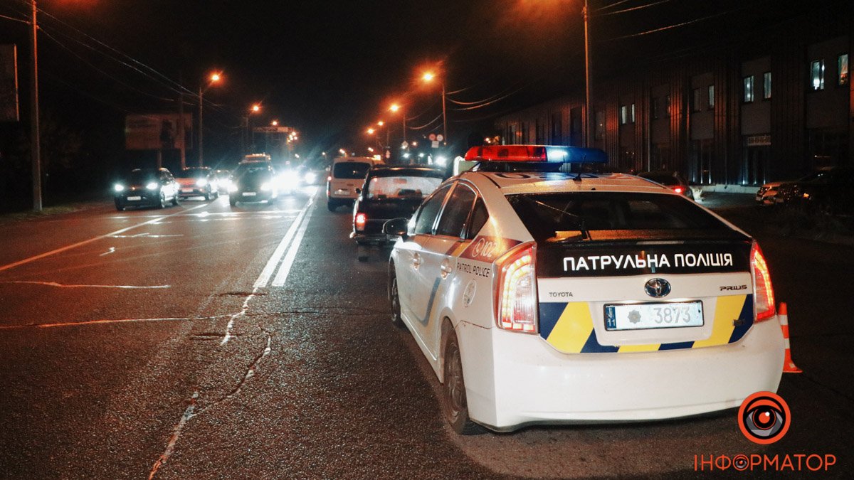 В Днепре на Запорожском шоссе "Волга" сбила 11-летнего мальчика на самокате: что с ребенком
