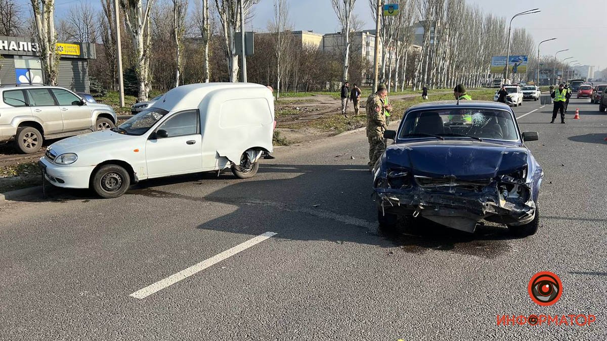 У Павлограді ГАЗ зіткнувся з ЗАЗ: постраждав пішохід