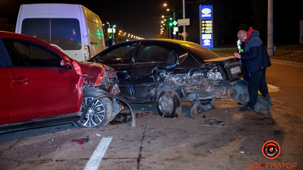 ДТП с 4 машинами на Слобожанском проспекте в Днепре: пострадала женщина