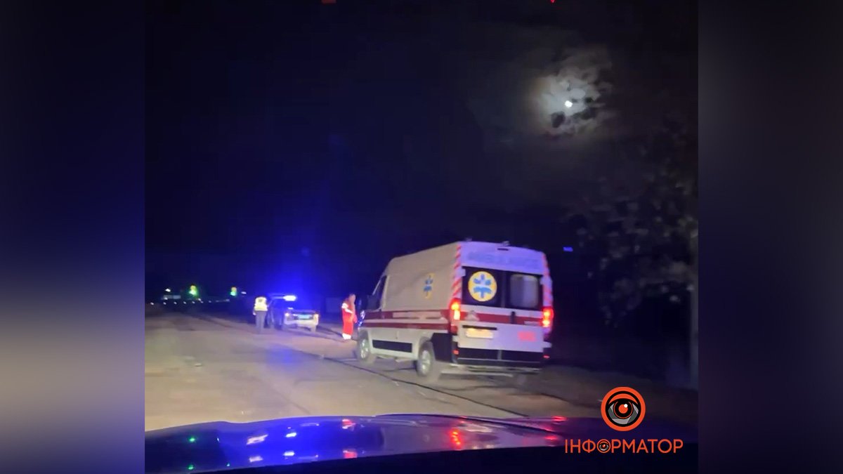 На виїзді з Дніпра насмерть збили чоловіка: водій втік