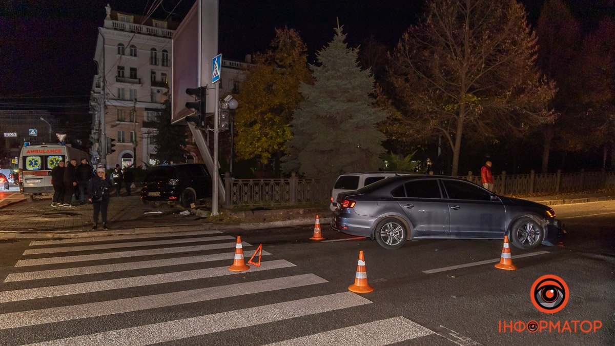 В Днепре на проспекте Яворницкого столкнулись два Volkswagen