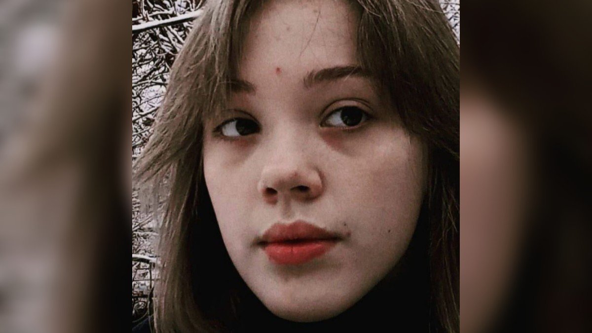 Ушла из дома и исчезла: в Каменском разыскивают 15-летнюю девочку