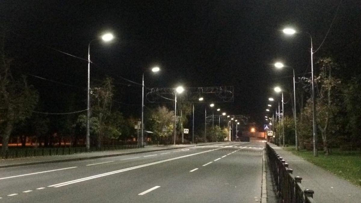 В Новомосковске уличное освещение оставят всего на трех улицах