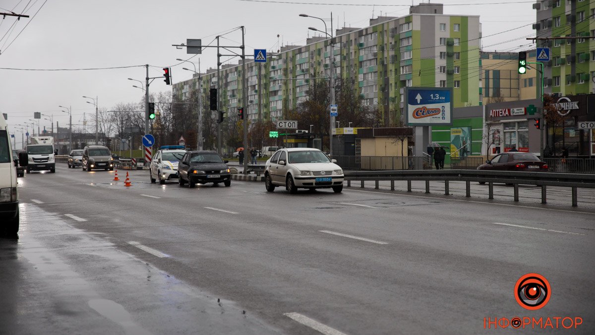 У Дніпрі на Слобожанському проспекті на пішохідному переході Daewoo збив чоловіка похилого віку