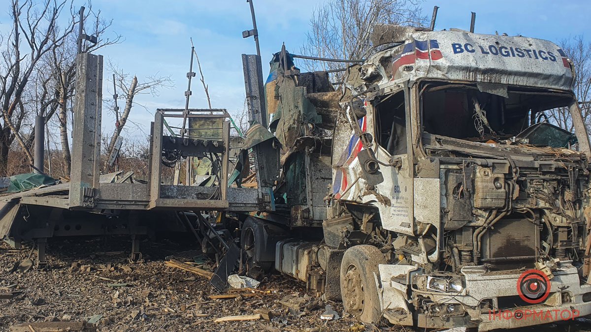 Враг атаковал гражданскую инфраструктуру в Днепре: как выглядит предприятие после ночного "прилета"