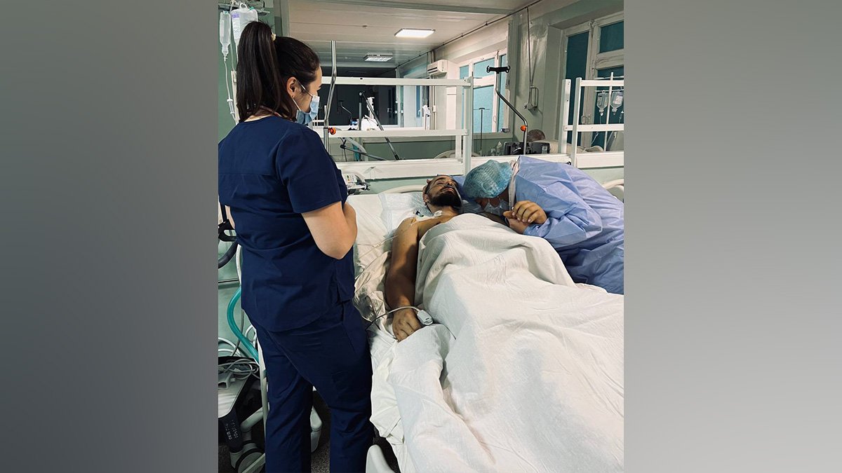 "Жить, жить, просто жить": в Днепре медики спасли раненого в Марганце мужчину