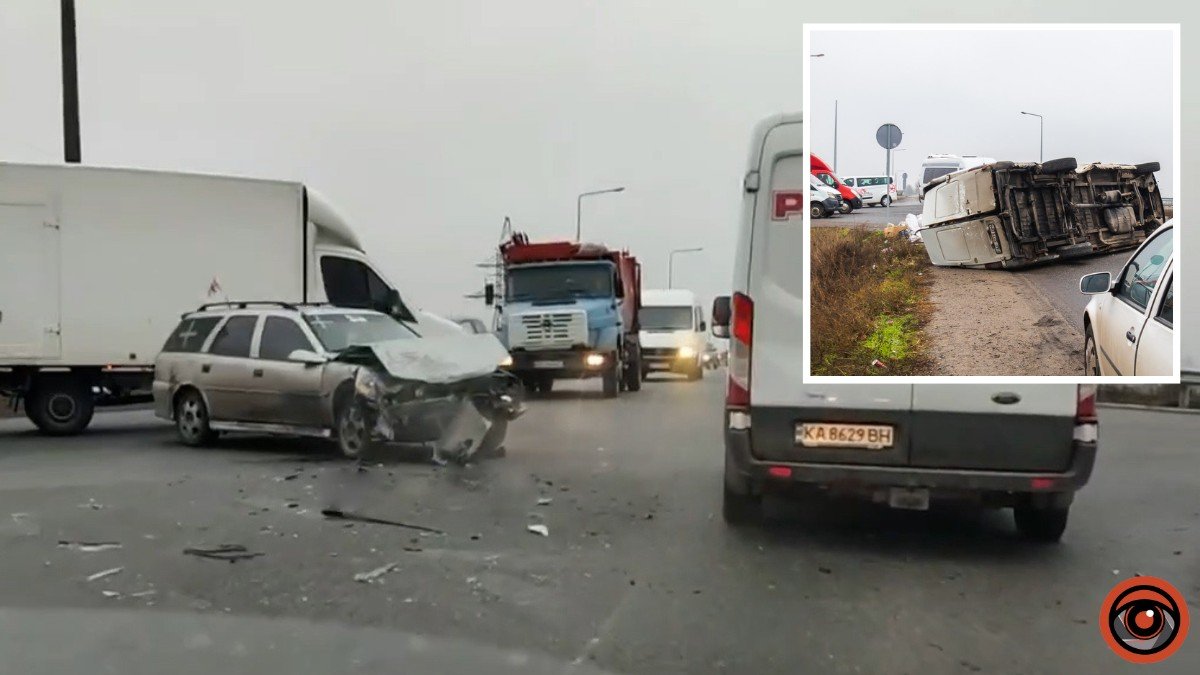 В Днепре на Донецком шоссе столкнулись Opel и Mercedes: последний перевернулся на бок