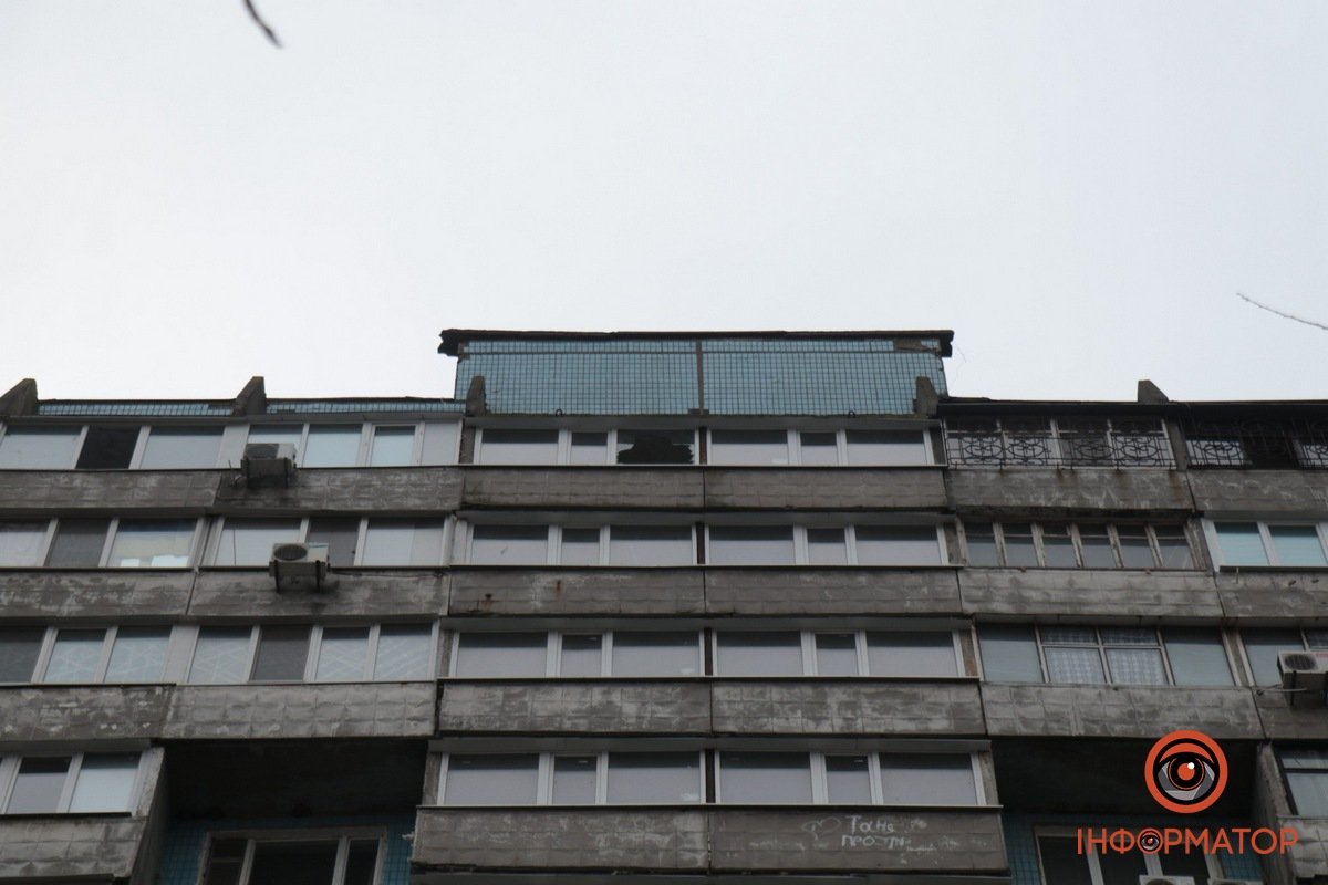 В Днепре на Гидропарковом мужчина выпрыгнул из окна на 16 этаже