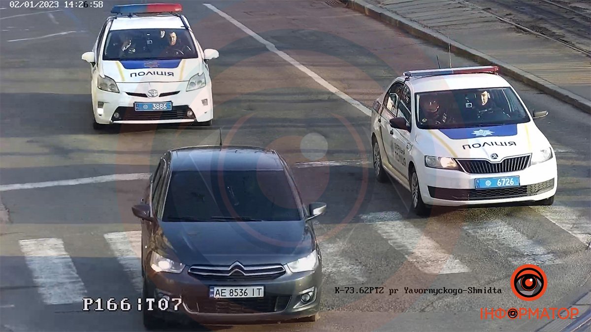 Видео момента погони: в Днепре женщина на Citroen убегала от полиции через весь город