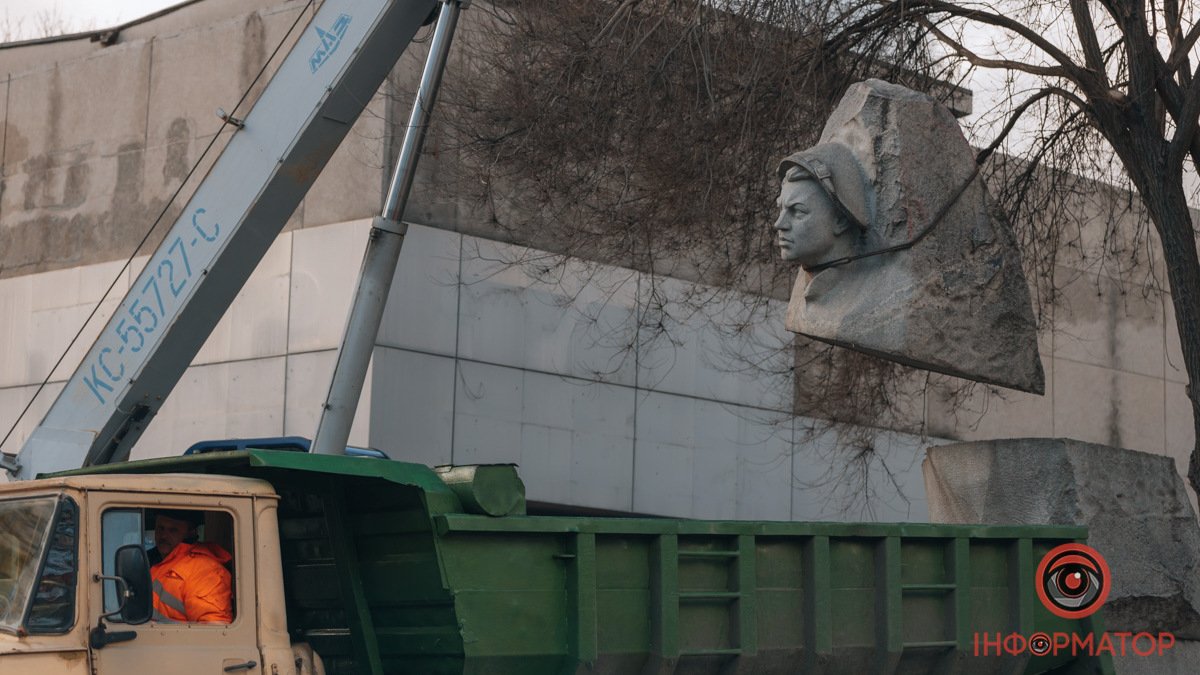 У Дніпрі позбулися пам’ятника Олександру Матросову