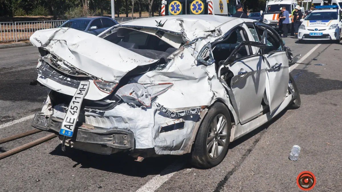 В Днепре 17-летний водитель Hyundai на большой скорости совершил ДТП с четырьмя пострадавшими: что решил суд