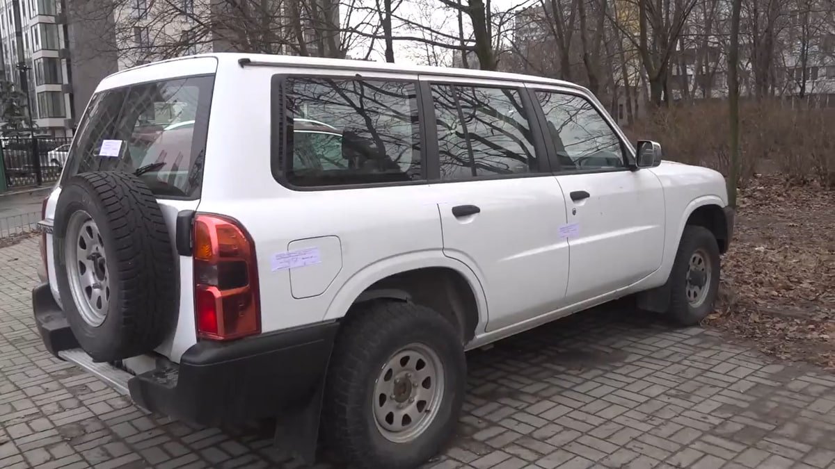 У Дніпрі знайшли викрадений в Луганській області автомобіль ОБСЄ