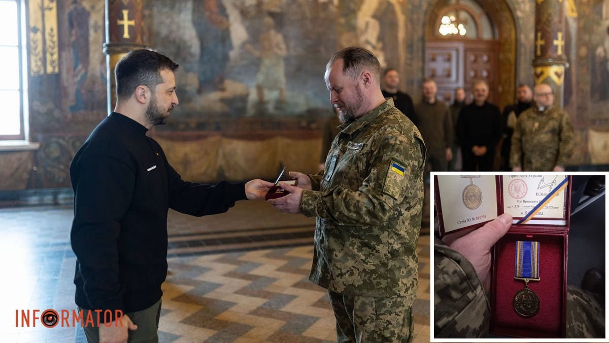 Президент Украины Зеленский наградил капеллана Днепровской зенитной ракетной бригады