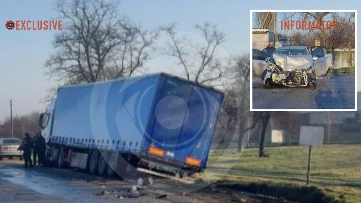На трассе в Днепропетровской области Toyota столкнулась с грузовиком: пострадали три человека
