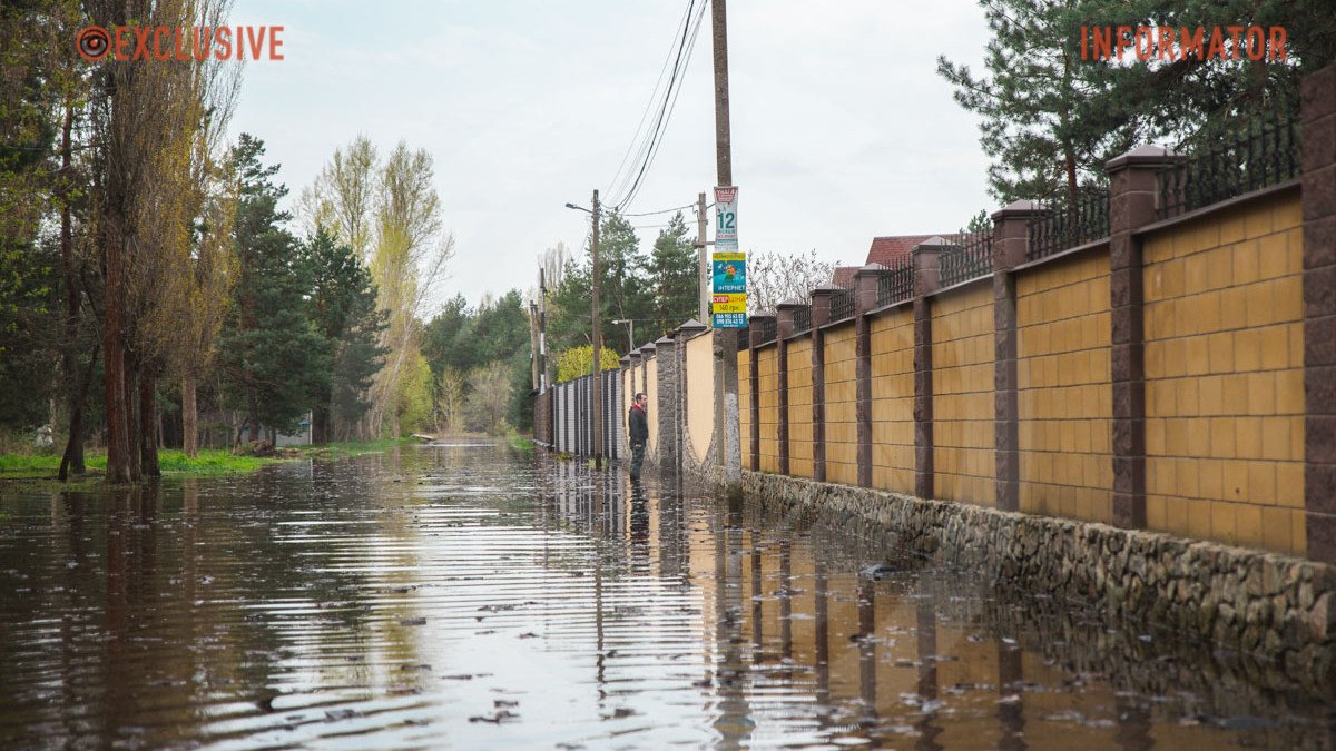 Сотни домов остаются в воде: какая ситуация с подтоплениями в Обуховке