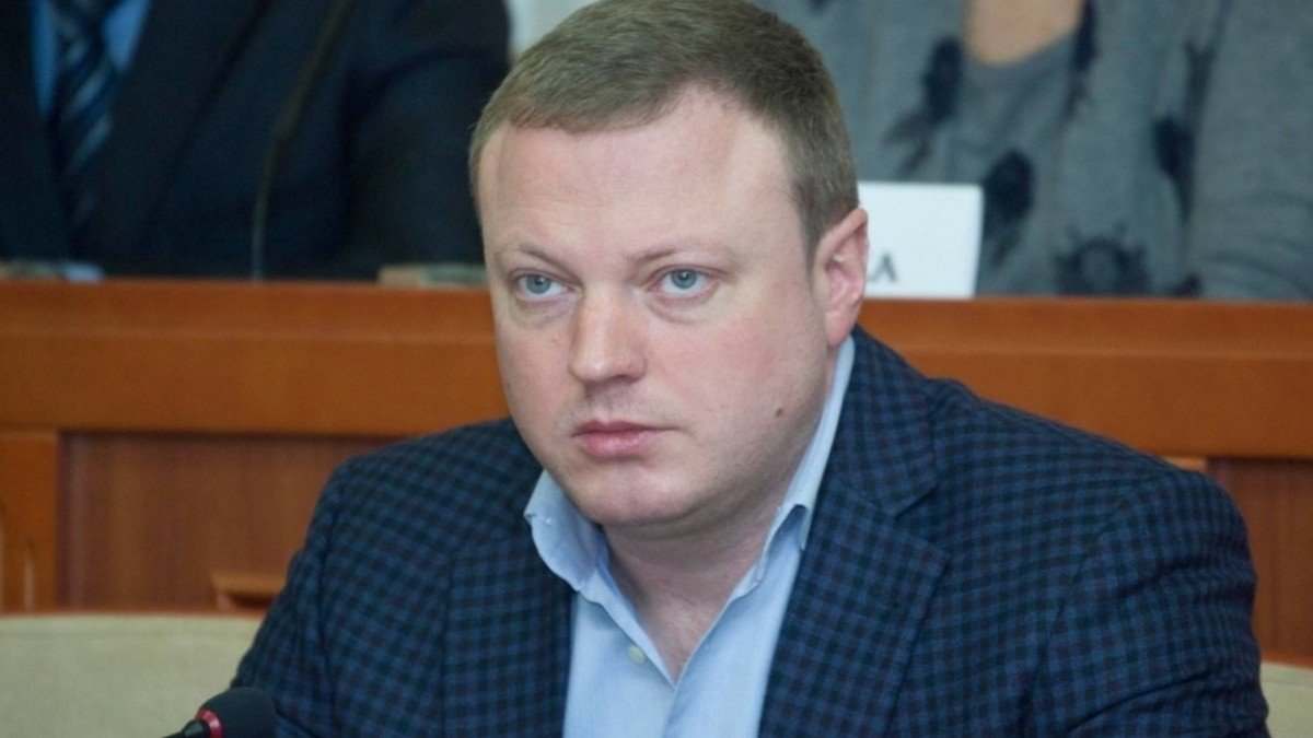 Где сейчас скрывается экс-председатель облсовета Святослав Олейник?