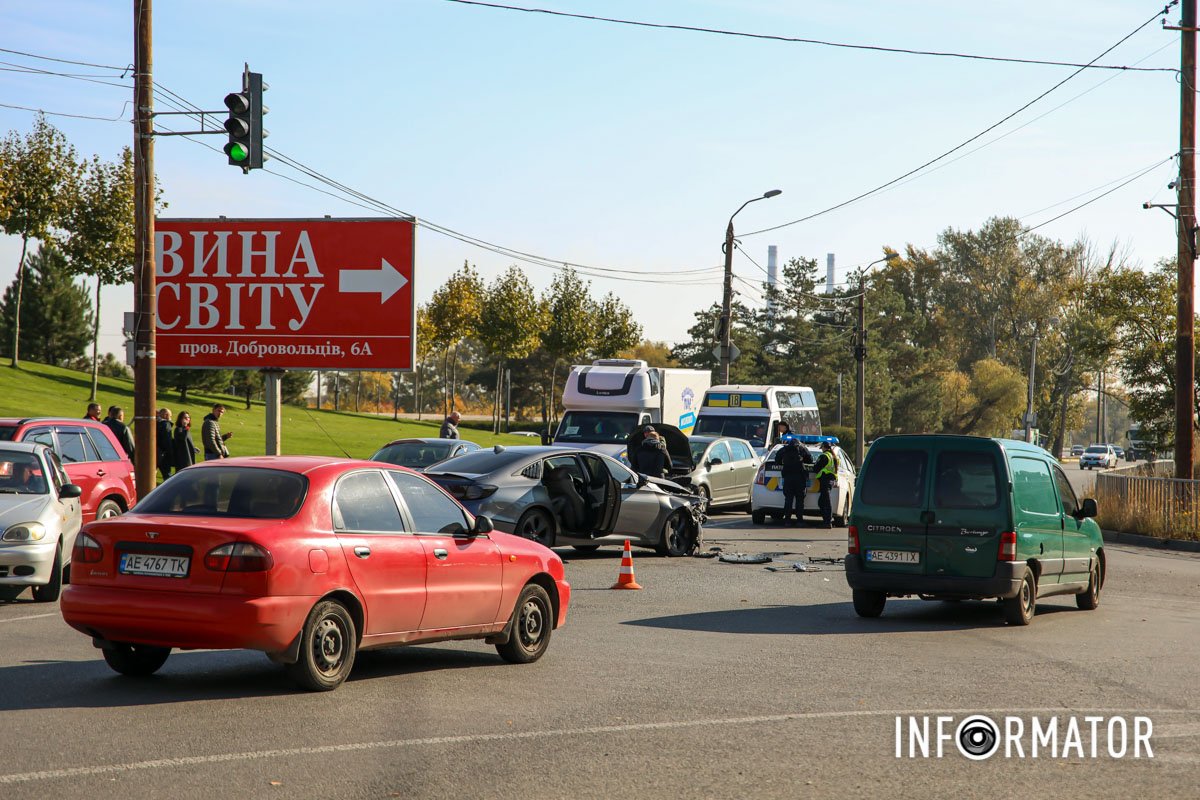 В Днепре возле яхт-клуба 