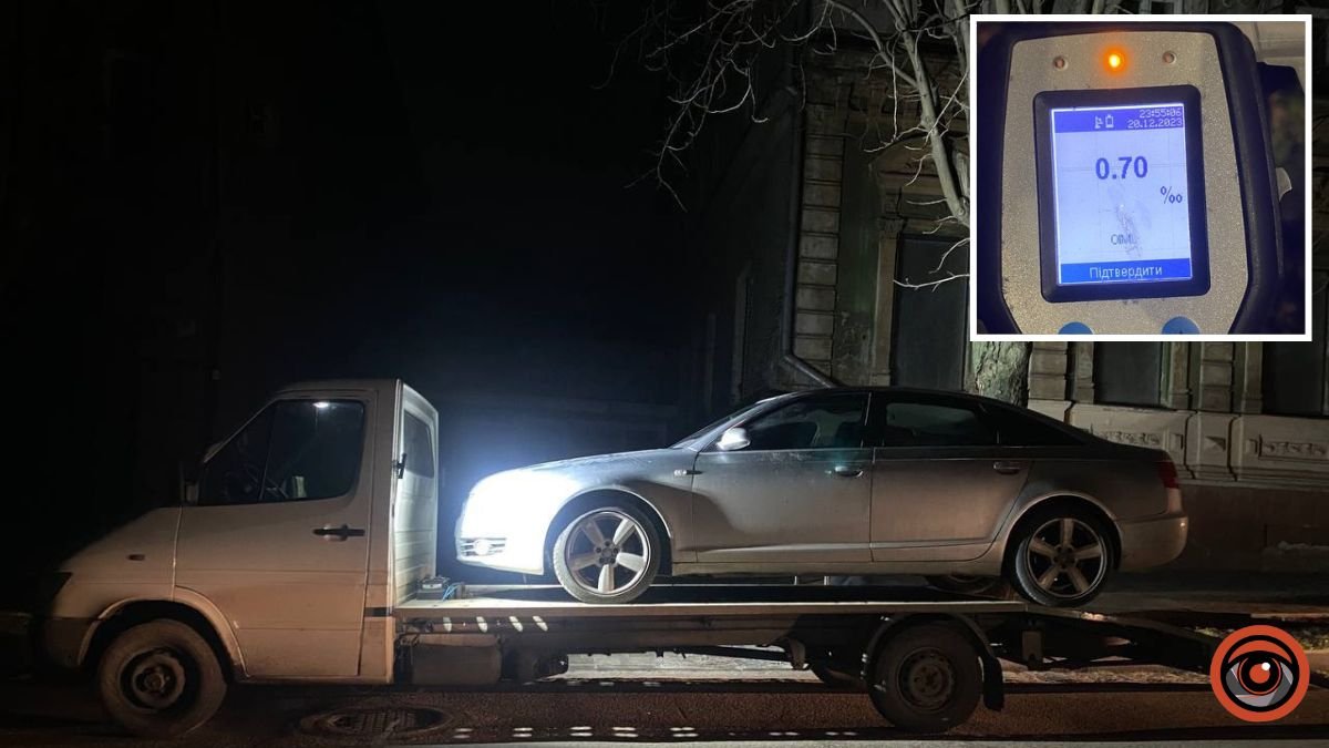 Не останавливалась по требованию полицейских: в Днепре нетрезвая водитель Audi на Вернадского врезалась в авто патрульных