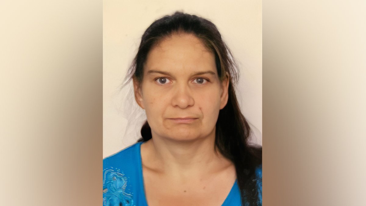 Йшла з аптеки: у передмісті Дніпра шукають 54-річну жінку, яка зникла декілька днів тому