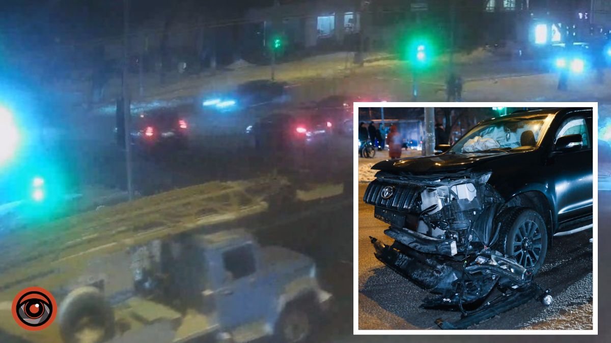 В Днепре на проспекте Поля столкнулись Toyota, Honda и Lexus: видео момента