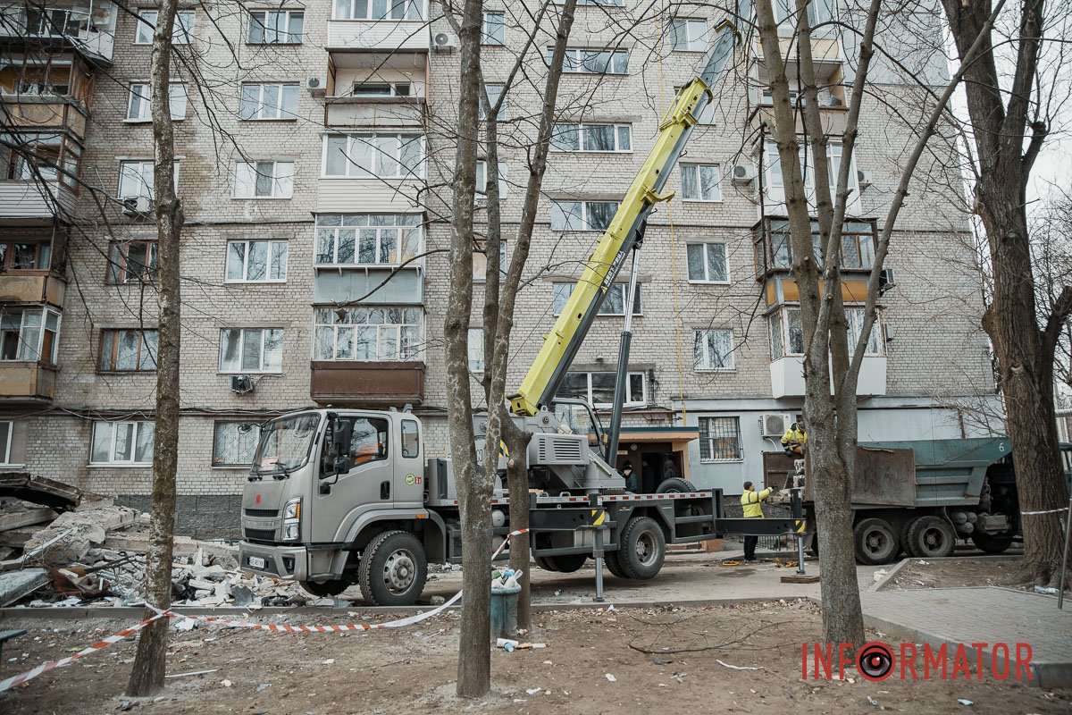 Есть риск обвала: что происходит в Днепре на второй день на месте попадания  