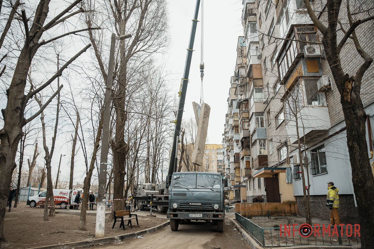 Есть риск обвала: что происходит в Днепре на второй день на месте попадания  