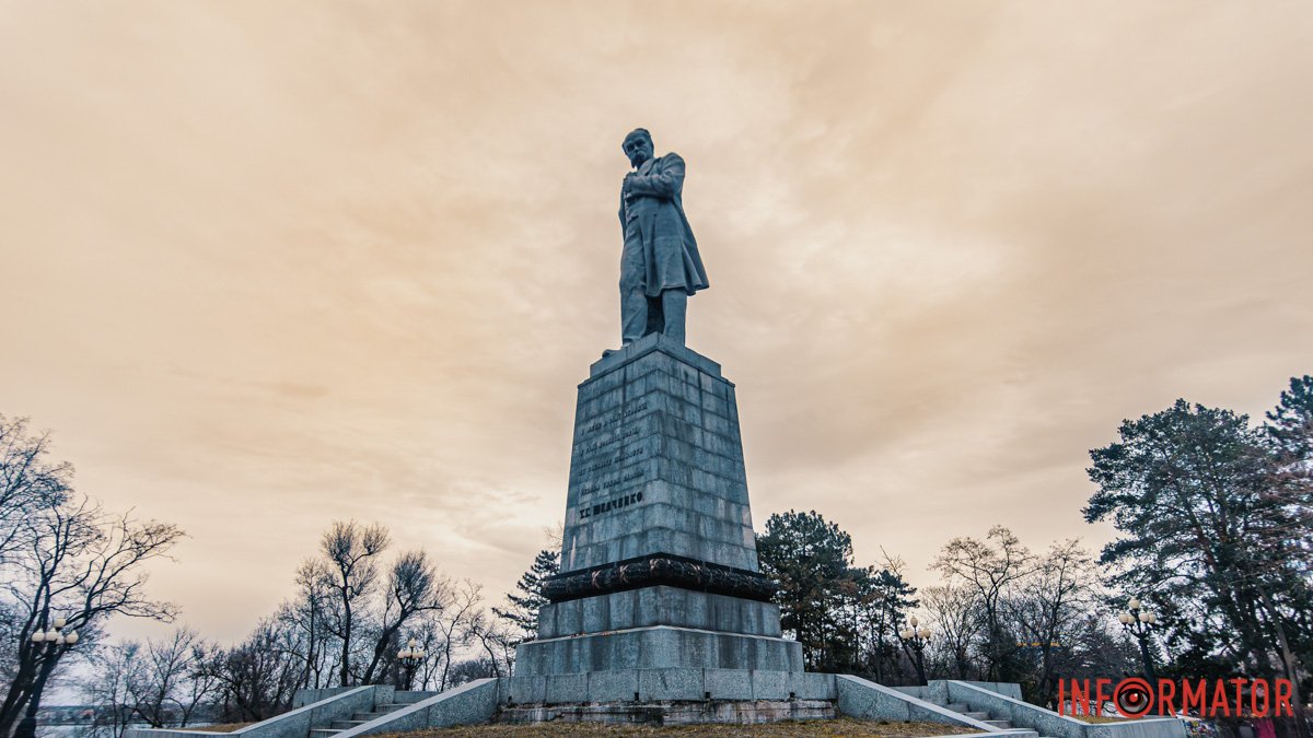 В Днепре распилили на части памятник Тарасу Шевченко: когда и зачем
