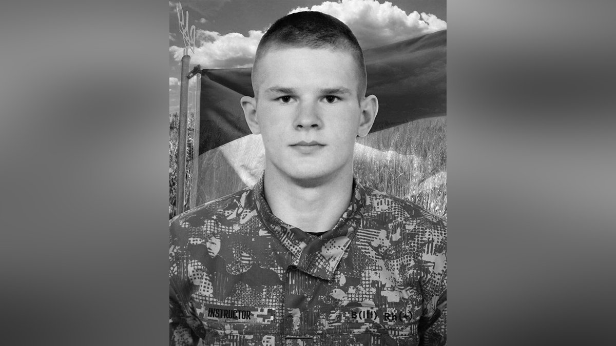 Сын будет расти без отца: погиб 25-летний Герой из Днепропетровской области Илья Чекменев