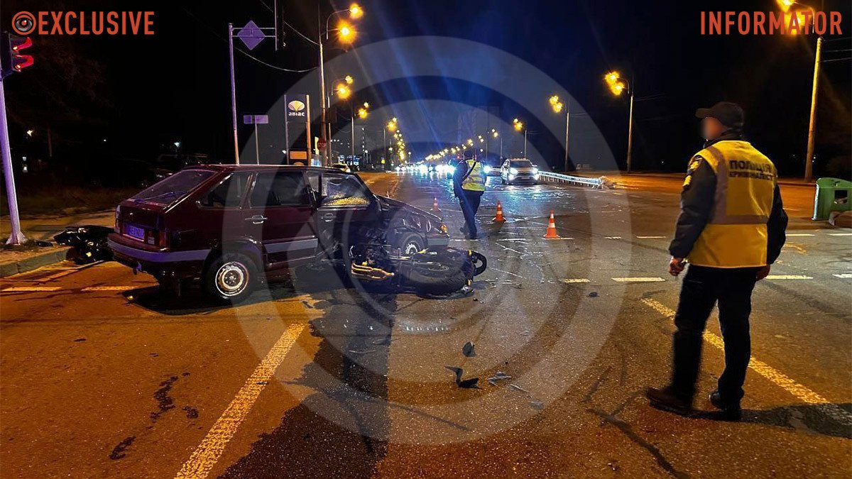 У Дніпрі на Слобожанському проспекті біля АЗС "Авіас" ВАЗ на смерть збив 23-річного мотоцикліста на Yamaha