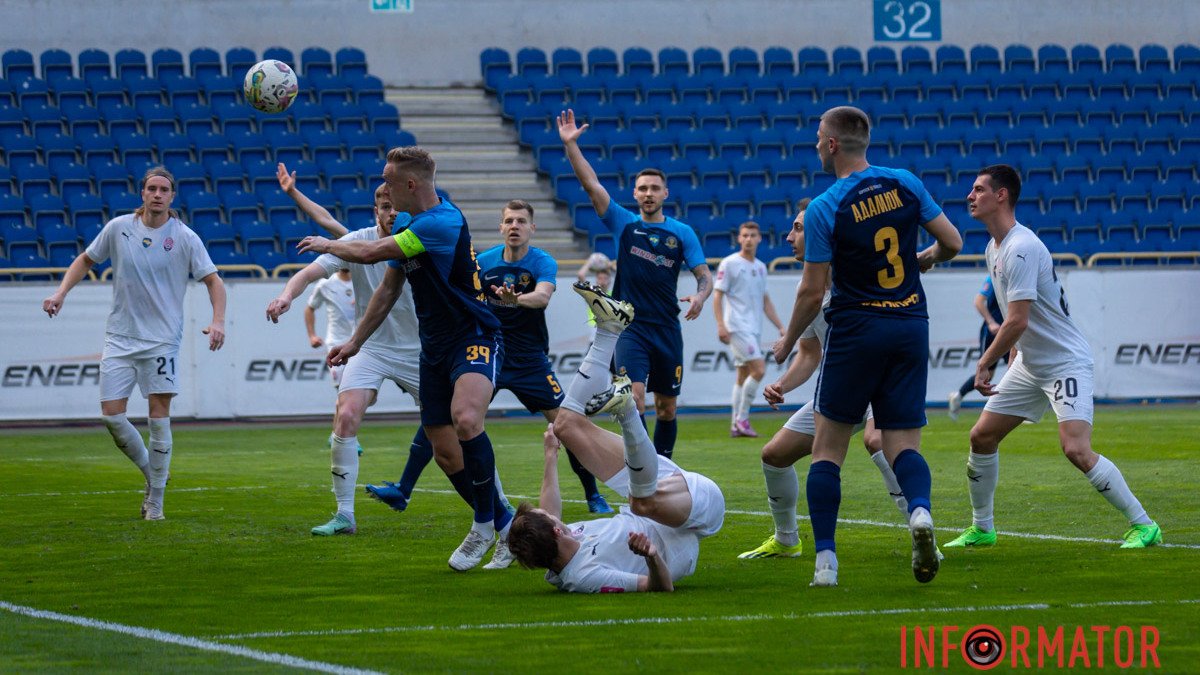 Травма Пихаленка, 2 тревоги и 4 гола за 15 минут: как сыграли СК «Дніпро-1» и «Заря»